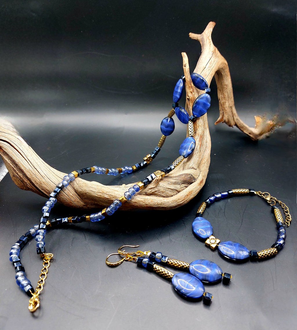 CLASSIQUE ET POURTANT SI MODERNE... Le bracelet est offert, la livraison aussi !