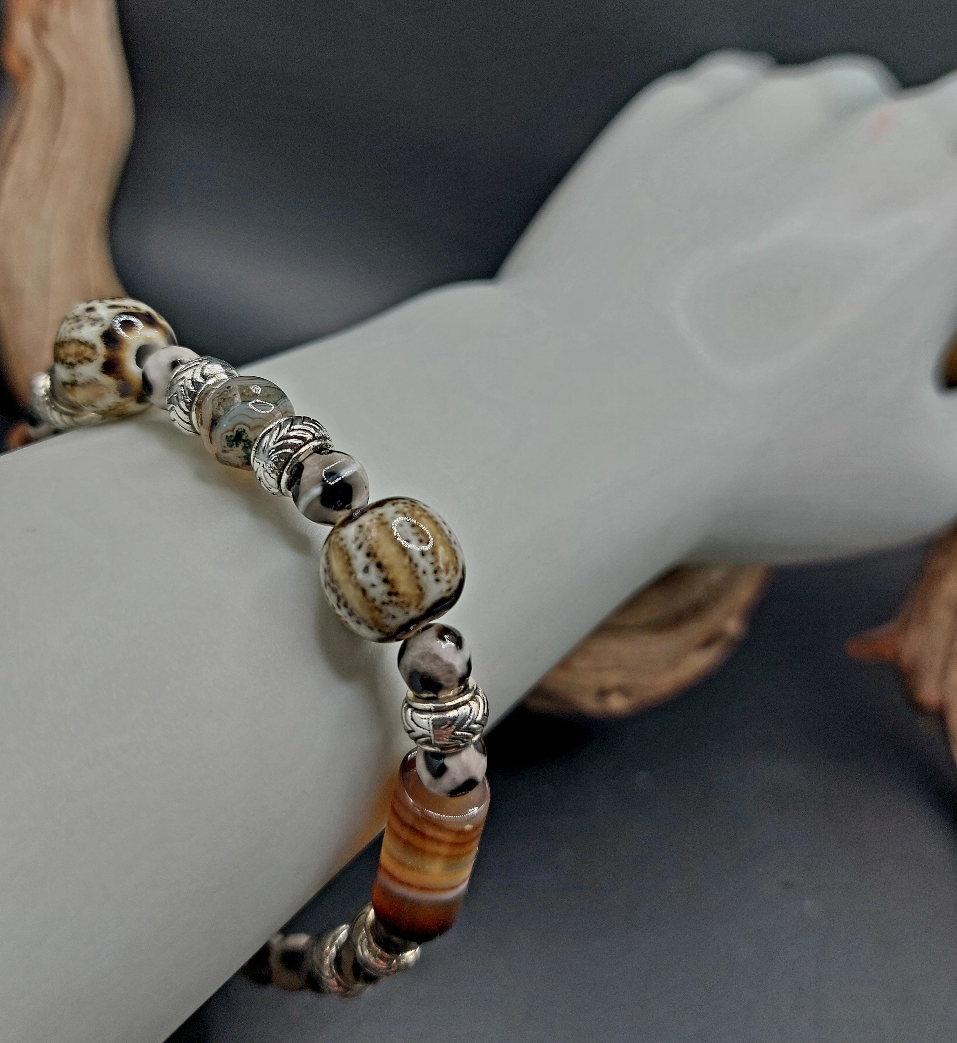 BEIGE INTEMPOREL  L 21,6 cm.                                               livraison gratuite.