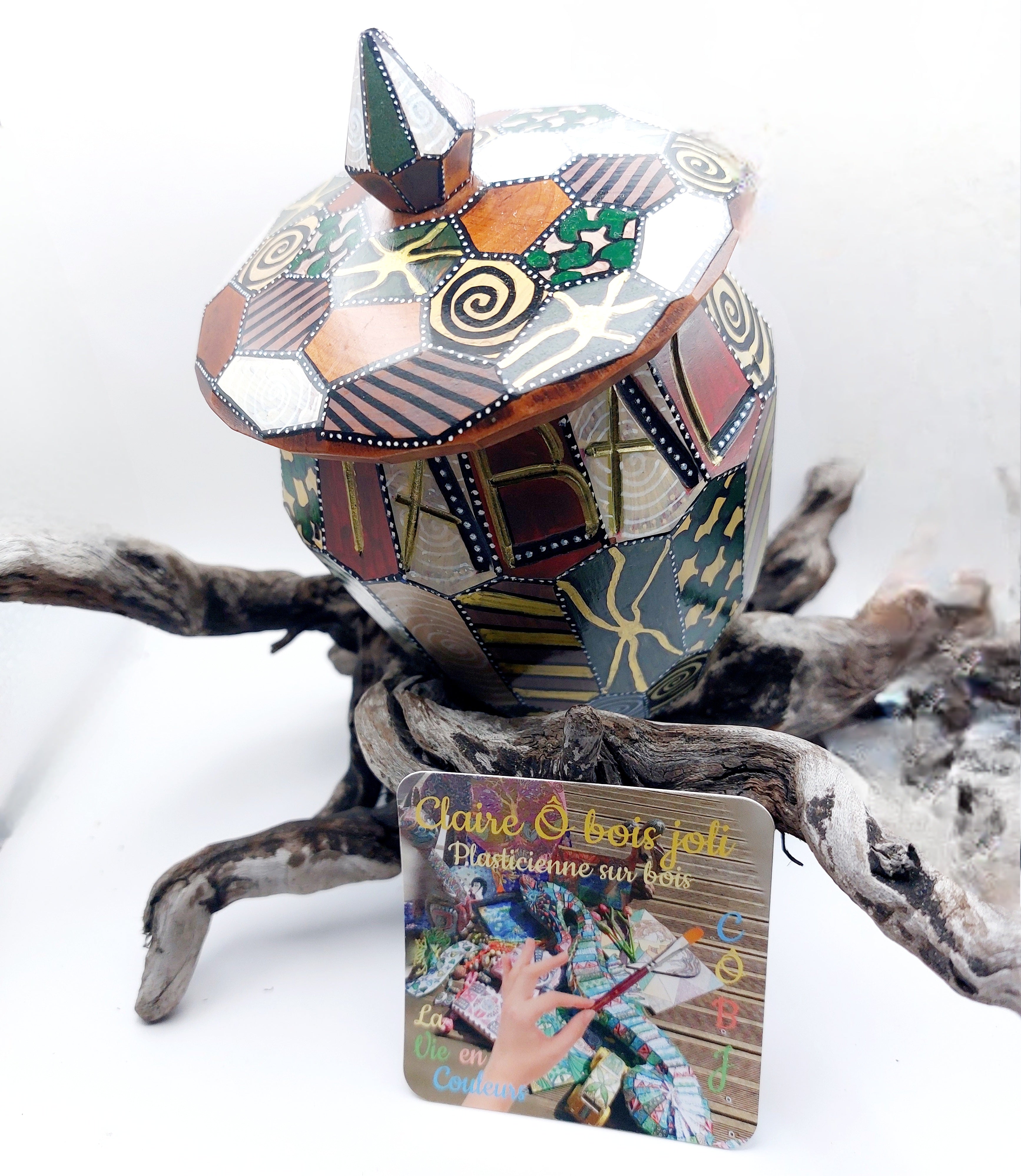 Pot à tabac stylé!                         LIVRAISON GRATUITE.