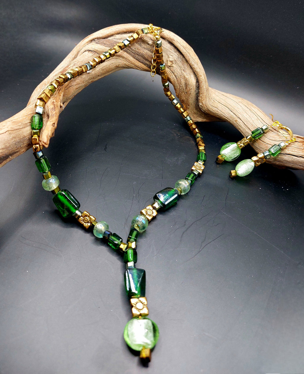 DECLINAISON DE VERTS EN VERRE.(Parure).livraison gratuite.