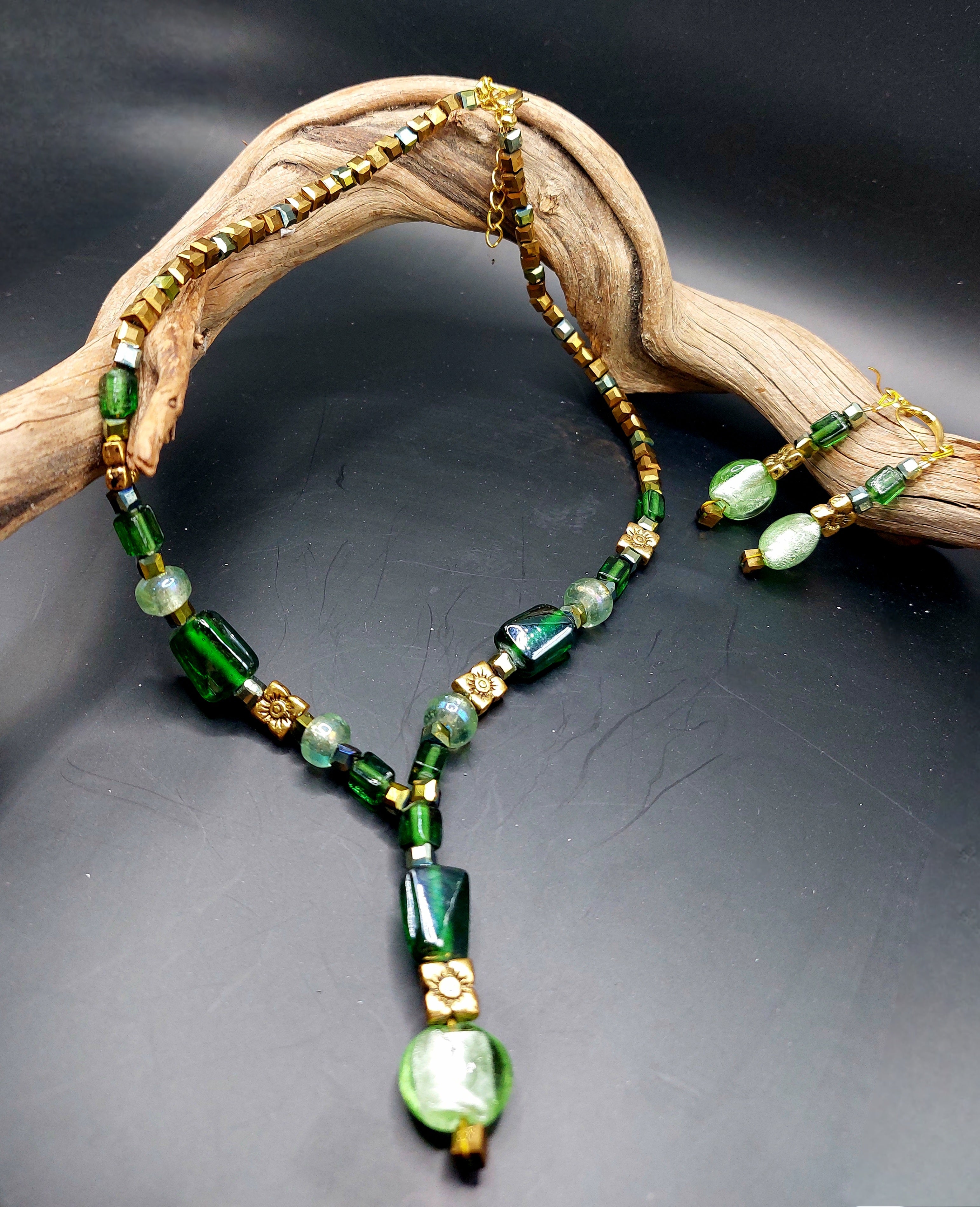 DECLINAISON DE VERTS EN VERRE.(Parure).livraison gratuite.