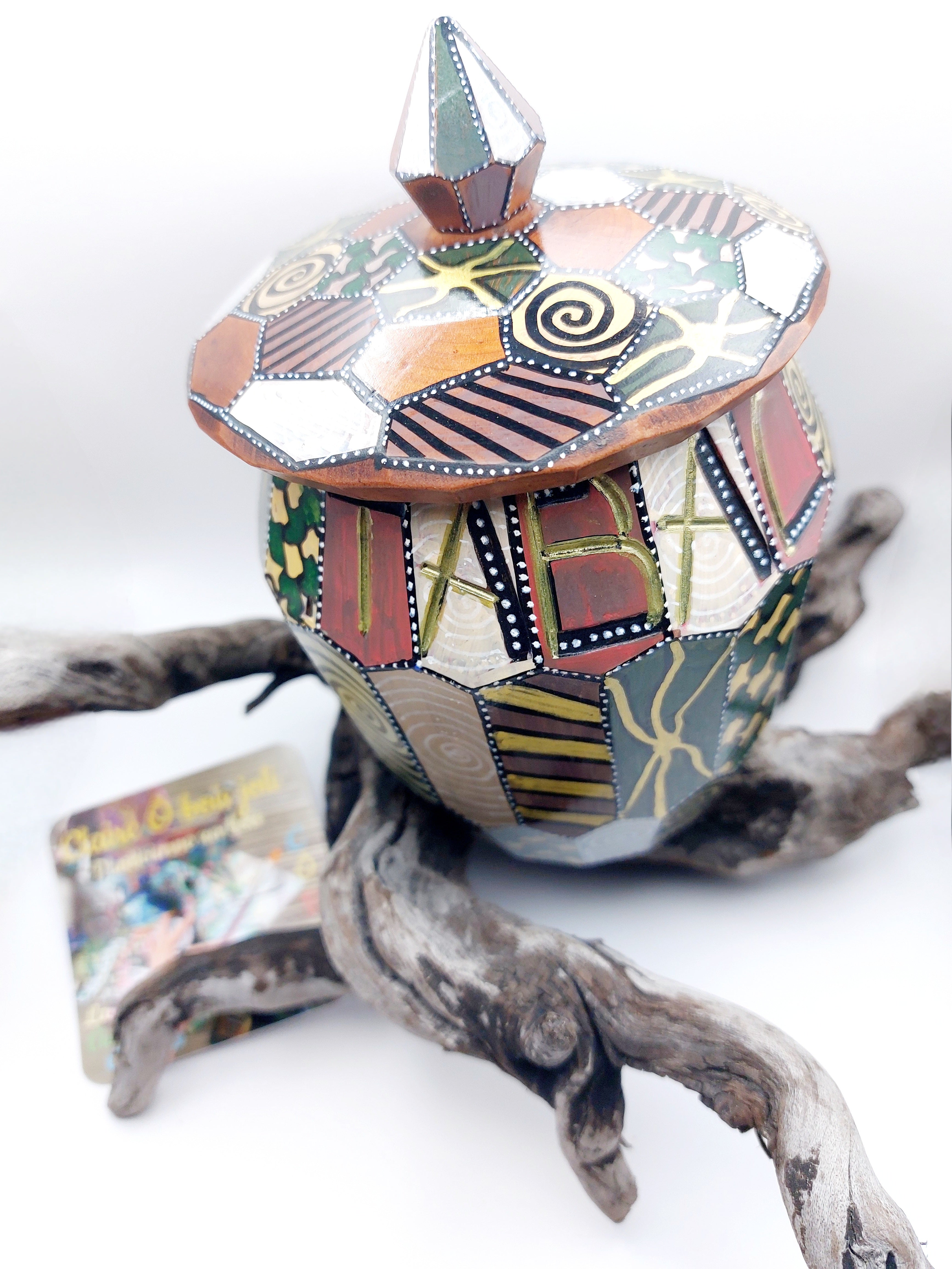 Pot à tabac stylé!                         LIVRAISON GRATUITE.