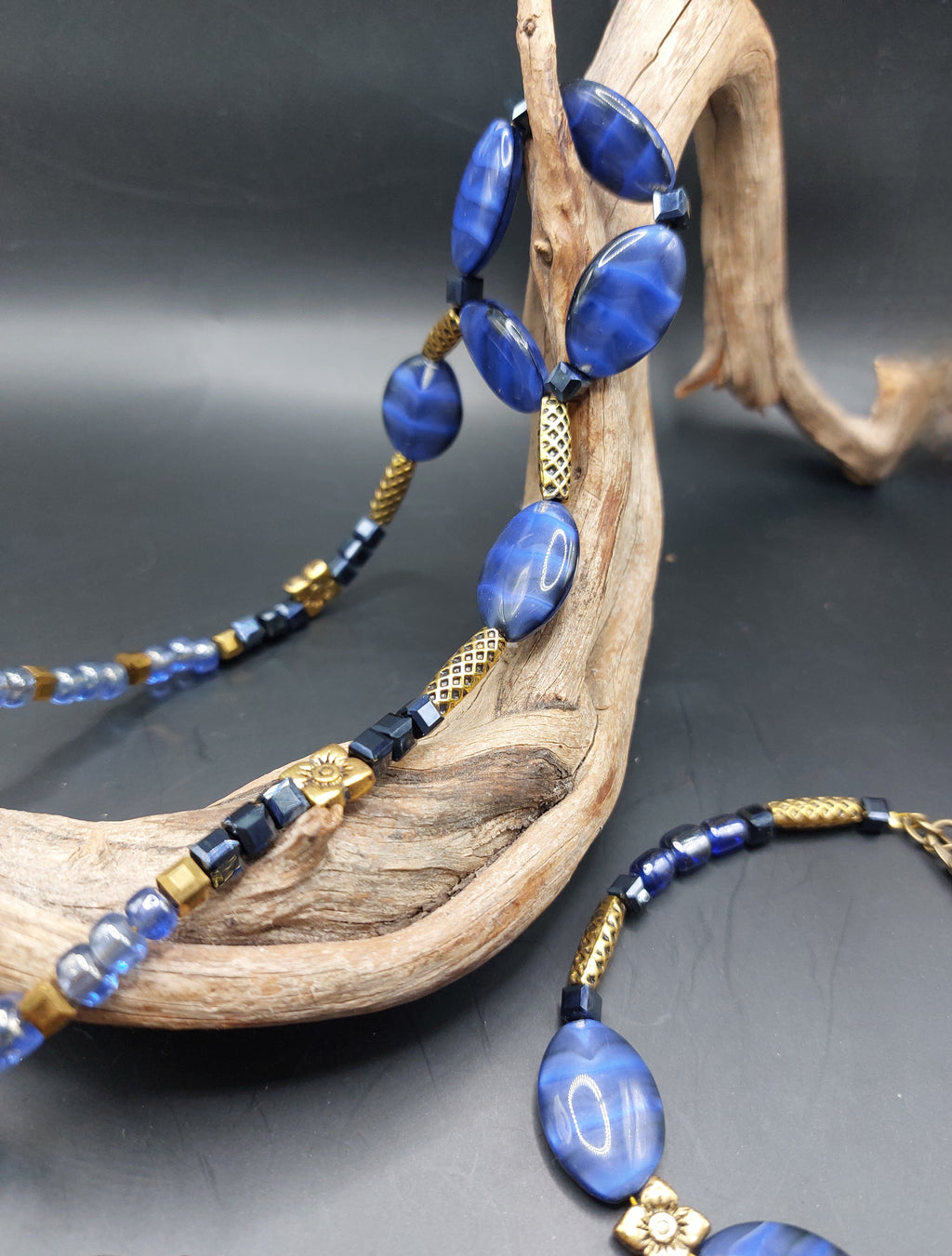 CLASSIQUE ET POURTANT SI MODERNE... Le bracelet est offert, la livraison aussi !