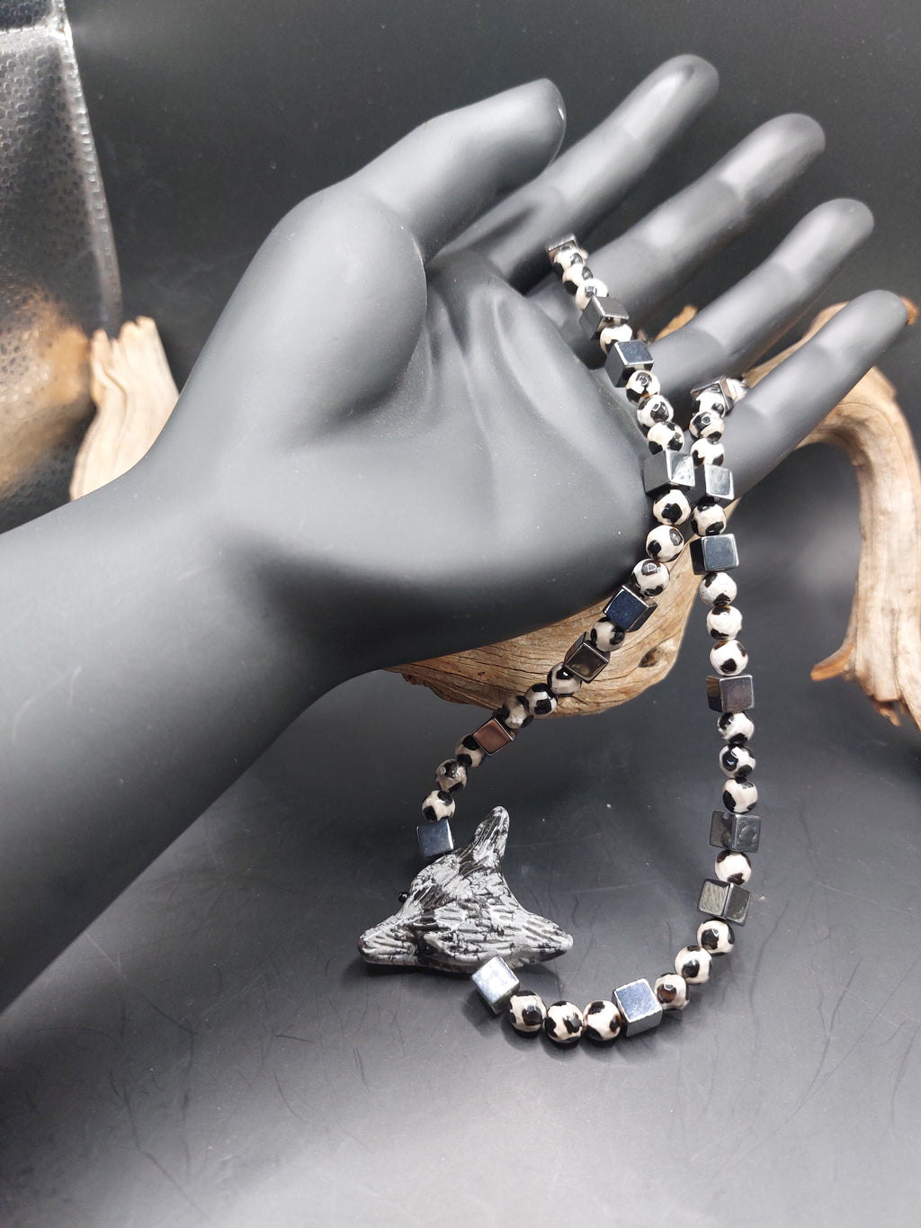 LOUP DE L’HIMALAYA.    L42,5 cm.                      livraison gratuite