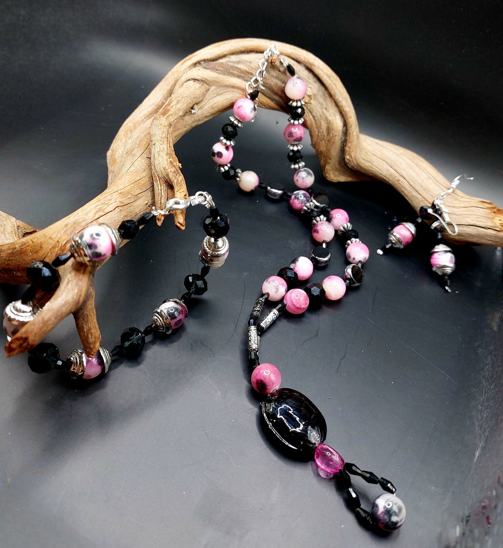 ROSE ET NOIR D’ANTAN. Bracelet offert ! livraison gratuite